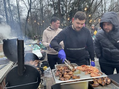 Ялинка, парк, ярмарок, Франківськ, польова кухня Ялинка, парк, ярмарок, Франківськ, польова кухня