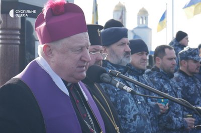 Покладання квітів і спільна молитва: в Одесі провели церемонію пам’яті на Західному кладовищі Покладання квітів і спільна молитва: в Одесі провели церемонію пам’яті на Західному кладовищі