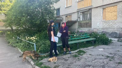 "Я вірю в те, що ми робимо корисну справу": психологиня Вікторія Слотіна-Чорна про евакуацію людей з прифронтових громад "Я вірю в те, що ми робимо корисну справу": психологиня Вікторія Слотіна-Чорна про евакуацію людей з прифронтових громад