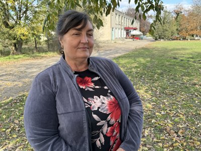 Під час окупації возили ліки та їжу односельцям через блокпости військових РФ. Історія жительки Херсонщини Під час окупації возили ліки та їжу односельцям через блокпости військових РФ. Історія жительки Херсонщини