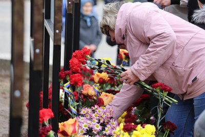 "Воїни світла": у селі на Черкащині відкрили Алею Слави на честь загиблих захисників "Воїни світла": у селі на Черкащині відкрили Алею Слави на честь загиблих захисників