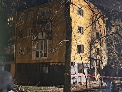 В Озерному на Житомирщині "шахед" влучив у багатоповерхівку, є загиблий