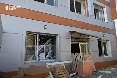 "Я не розуміла чи завалило дім з боку, де спала моя дитина": жителі Одещини про наслідки нічного удару РФ 15 травня "Я не розуміла чи завалило дім з боку, де спала моя дитина": жителі Одещини про наслідки нічного удару РФ 15 травня