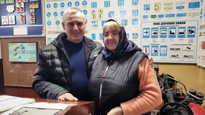 "Син купив машину. Його забрали на війну": історія волинянки, яка у 67 років стала водійкою "Син купив машину. Його забрали на війну": історія волинянки, яка у 67 років стала водійкою
