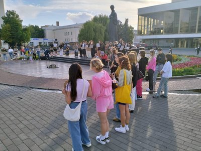 «Повернути Федорова»: у Луцьку розпочали безстроковий мітинг проти відставки глави Міноборони «Повернути Федорова»: у Луцьку розпочали безстроковий мітинг проти відставки глави Міноборони
