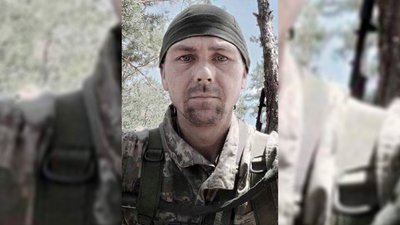 На Чернігівщині поховали чотирьох бійців: Олександра Дядечка, Євгенія Оряпа, Андрія Кізіма та Олексія Кухаренка На Чернігівщині поховали чотирьох бійців: Олександра Дядечка, Євгенія Оряпа, Андрія Кізіма та Олексія Кухаренка