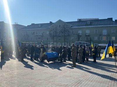 З військовим Андрієм Тхоруком попрощалися у Рівному З військовим Андрієм Тхоруком попрощалися у Рівному