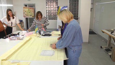 У Хмельницькому безоплатно навчають швейній справі У Хмельницькому безоплатно навчають швейній справі