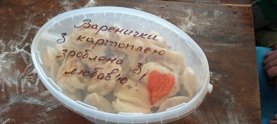Волонтери з Хмельниччини передали на фронт майже тону страв Волонтери з Хмельниччини передали на фронт майже тону страв