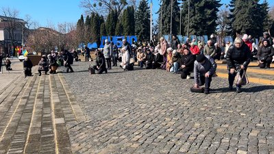 "Був майстром на всі руки": на Рівненщині попрощалися із солдатом Михайлом Климюком "Був майстром на всі руки": на Рівненщині попрощалися із солдатом Михайлом Климюком