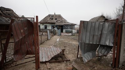 В Євминці на Чернігівщині фіксують наслідки атаки російського безпілотника: що розповідають місцеві В Євминці на Чернігівщині фіксують наслідки атаки російського безпілотника: що розповідають місцеві