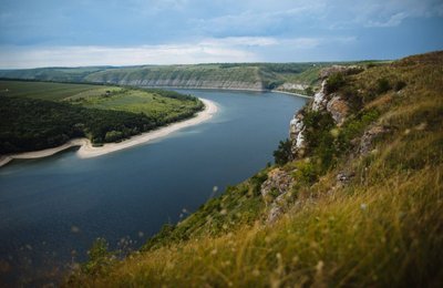 Святі печери над Дністром — Субіцький скельний монастир розташований у "Подільських Товтрах" на Хмельниччині Святі печери над Дністром — Субіцький скельний монастир розташований у "Подільських Товтрах" на Хмельниччині