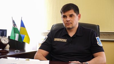 Дружини-підприємиці, орендовані автівки та пенсія: що задекларували керівники прокуратури Луганщини Дружини-підприємиці, орендовані автівки та пенсія: що задекларували керівники прокуратури Луганщини