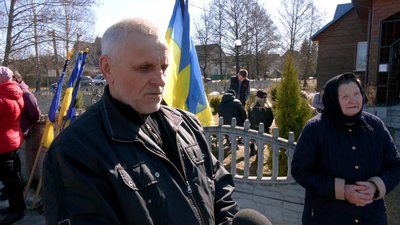 "Сподівалися, що він у полоні": у Городні на Чернігівщині попрощалися з прикордонником Сергієм Луговським "Сподівалися, що він у полоні": у Городні на Чернігівщині попрощалися з прикордонником Сергієм Луговським