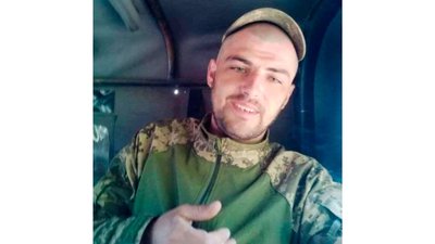 На Чернігівщині поховали двох військових, які загинули на Курщині На Чернігівщині поховали двох військових, які загинули на Курщині
