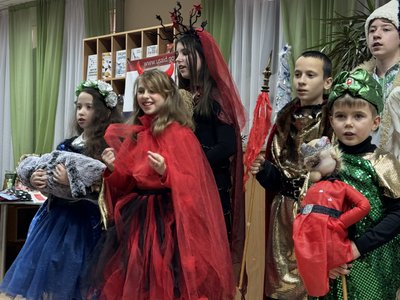 "Я дуже хочу, щоб місто знову процвітало". Мисткиня відновила традицію Різдвяного Вертепу у Херсоні