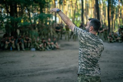 Від культурного десанту до артилерії. Історія одесита, який обрав службу в 34-й бригаді на Херсонщині Від культурного десанту до артилерії. Історія одесита, який обрав службу в 34-й бригаді на Херсонщині