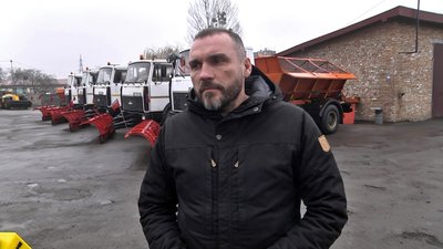 "Передбачити було неможливо": що розповіли комунальники про ранкову ожеледицю в Луцьку "Передбачити було неможливо": що розповіли комунальники про ранкову ожеледицю в Луцьку