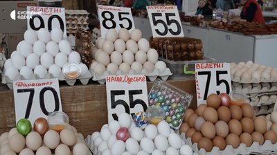 Ковбаска, мʼясо, яйця, паска: скільки коштує скупитися до Великодня на одеському Привозі