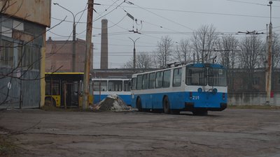Тролейбуси в Сумах працюють із перебоями: частина мережі без живлення Тролейбуси в Сумах працюють із перебоями: частина мережі без живлення