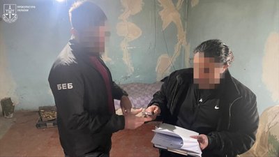 На Одещині судитимуть двох іноземців за збут фальшивих доларів На Одещині судитимуть двох іноземців за збут фальшивих доларів