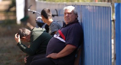 "Одні сльози з ранку до вечора": як в прифронтовій Андріївці на Дніпропетровщині живуть останні люди
