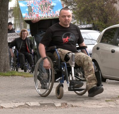 У "Ході безбар'єрності" у Луцьку взяли участь понад 100 людей