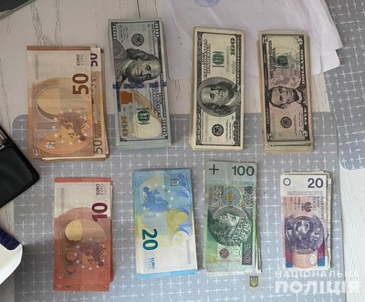 Інструктор автошколи на Житомирщині підозрюється в отриманні хабаря за допомогу у складанні іспиту Інструктор автошколи на Житомирщині підозрюється в отриманні хабаря за допомогу у складанні іспиту