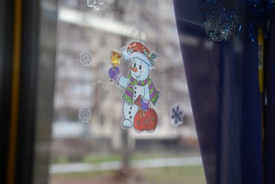 "Щоб свято зробити". У Дніпрі подружжя водія та кондукторки прикрасили тролейбус до Нового року "Щоб свято зробити". У Дніпрі подружжя водія та кондукторки прикрасили тролейбус до Нового року