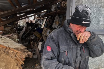 Іван Смачелюк, який вижив під час ракетного удару по будинку у Змієві на Харківщині, 8 січня 2024 року Іван Смачелюк, який вижив під час ракетного удару по будинку у Змієві на Харківщині, 8 січня 2024 року