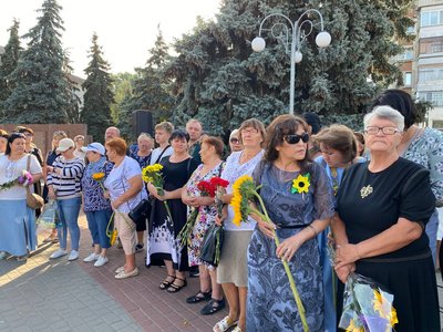 Роковини Іловайської трагедії: у Черкасах молилися та згадували полеглих Героїв Роковини Іловайської трагедії: у Черкасах молилися та згадували полеглих Героїв
