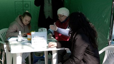 "Операція: вакцинація": у Вінниці безплатно робили щеплення та обстежували
