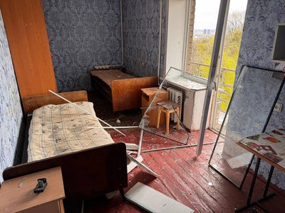 Сталися пожежі, пошкоджено будинки та гуртожиток: що відбувається на місцях атаки по Дніпру Сталися пожежі, пошкоджено будинки та гуртожиток: що відбувається на місцях атаки по Дніпру