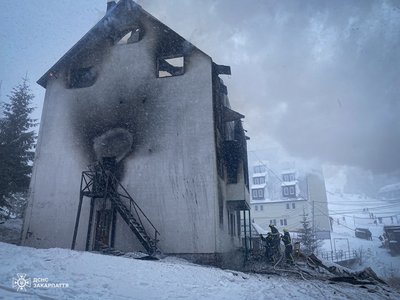 На курорті Драгобрат горів готель: що відомо На курорті Драгобрат горів готель: що відомо
