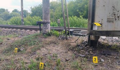 Підпали на залізниці на Черкащині: серед підозрюваних — контрактник-дезертир Підпали на залізниці на Черкащині: серед підозрюваних — контрактник-дезертир