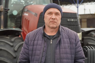 "На полях — уламки нерозірваних "шахедів". Як аграрії з Синельниківщини починають посівну в прифронтовій громаді "На полях — уламки нерозірваних "шахедів". Як аграрії з Синельниківщини починають посівну в прифронтовій громаді