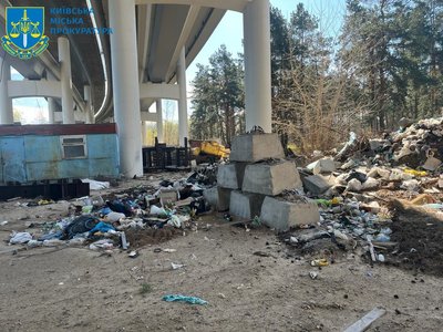 Перетворили ділянку на Трухановому острові на сміттєзвалище: підозру отримав генпідрядник будівництва Подільського мосту Перетворили ділянку на Трухановому острові на сміттєзвалище: підозру отримав генпідрядник будівництва Подільського мосту
