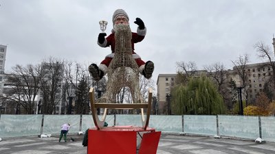 Санта-Клаус був пошкоджений авіаударом РФ по центру Харкова Санта-Клаус був пошкоджений авіаударом РФ по центру Харкова