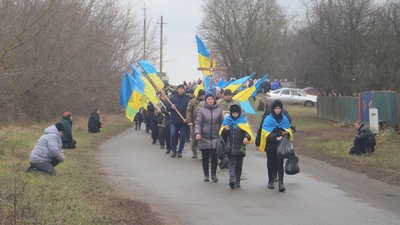 На Чернігівщині попрощалися з загиблими бійцями: Ігорем Гришком, Владиславом Прихідьком та Романом Охріменком На Чернігівщині попрощалися з загиблими бійцями: Ігорем Гришком, Владиславом Прихідьком та Романом Охріменком
