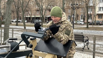 Ветеран Олександр Сєрков займається спортом, Миколаїв, січень 2025 року Ветеран Олександр Сєрков займається спортом, Миколаїв, січень 2025 року