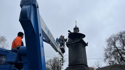"Не швидкий процес": що кажуть фахівці про демонтаж пам’ятника на місці відпочинку Петра І у Полтаві "Не швидкий процес": що кажуть фахівці про демонтаж пам’ятника на місці відпочинку Петра І у Полтаві