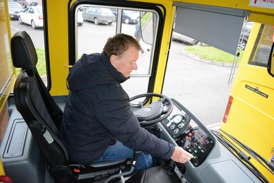 Нові шкільні автобуси передали двом навчальним закладам Рівненщини Нові шкільні автобуси передали двом навчальним закладам Рівненщини