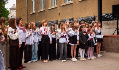 виконання Гімну, школярі виконання Гімну, школярі