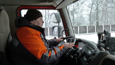 Розчищення доріг у Луцькій громаді: комунальники перейшли на цілодобовий режим роботи Розчищення доріг у Луцькій громаді: комунальники перейшли на цілодобовий режим роботи