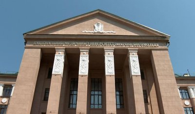 Ukrayinada magistr diplomını aldı. Qırımda oquğan ekim Yuliya Krestyannıkovanıñ ikâyesi Ukrayinada magistr diplomını aldı. Qırımda oquğan ekim Yuliya Krestyannıkovanıñ ikâyesi