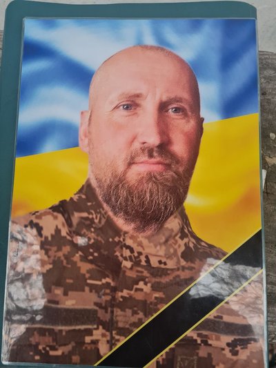 Мати військовослужбовця із села Забране Малинської громади на Житомирщині чекає на грошову виплату за загиблого сина Мати військовослужбовця із села Забране Малинської громади на Житомирщині чекає на грошову виплату за загиблого сина