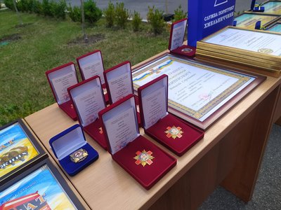 Службову техніку, квартири та відзнаки вручили рятувальникам Хмельниччини