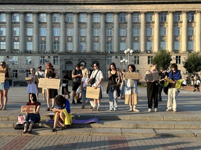 «Будемо стояти до останнього»: у Черкасах містяни зібралися на підтримку Михайла Федорова «Будемо стояти до останнього»: у Черкасах містяни зібралися на підтримку Михайла Федорова