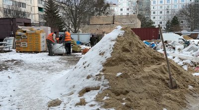 Штукатурять стіни та стелять підлогу: на якому етапі відновлення багатоповерхівка в Умані Штукатурять стіни та стелять підлогу: на якому етапі відновлення багатоповерхівка в Умані