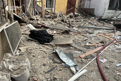 "Шахед" влучив у будинок: загибла жінка, 17 травмованих — що розповідають очевидці атаки на Одесу "Шахед" влучив у будинок: загибла жінка, 17 травмованих — що розповідають очевидці атаки на Одесу